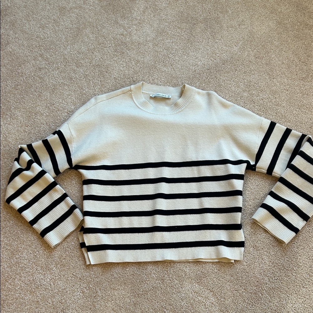 Abercrombie & Fitch Sweater XS